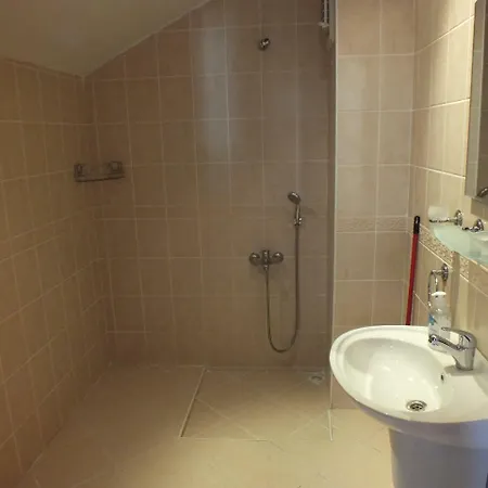 Nicholas Gate 4 * Овачик